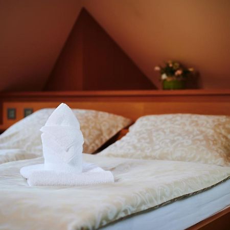 Heipark Tosovice Hotel Luaran gambar