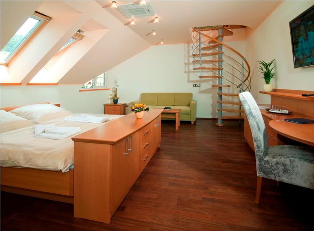Heipark Tosovice Hotel Luaran gambar